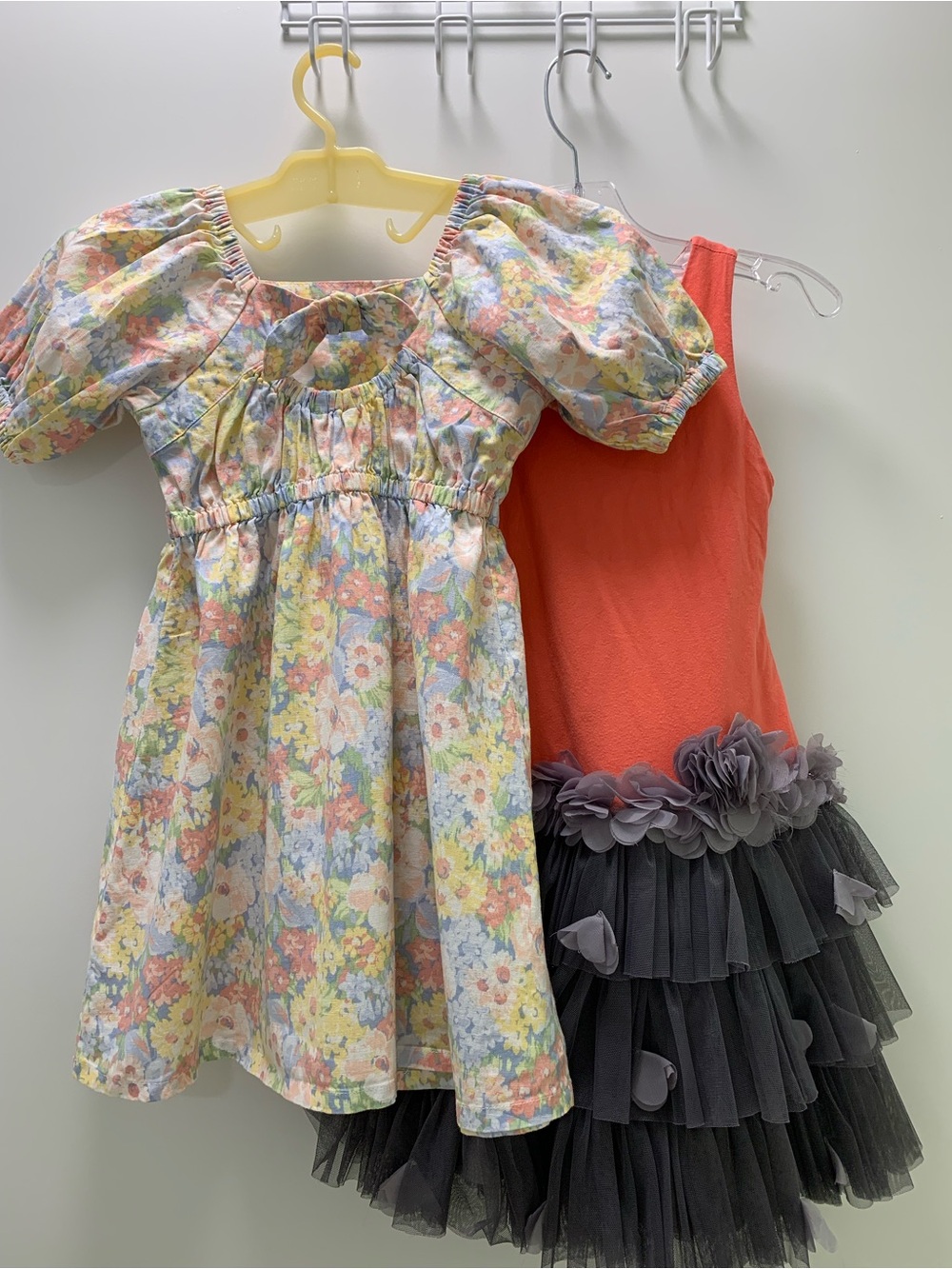 Joe Fresh Pastel Floral Puff-Sleeve Dress with Coral & Black Tulle dress size 6